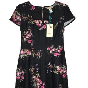 Yumi Fit Flare Dress Short Sleeve Back Zipper Knee Length Black Floral Size 6/8